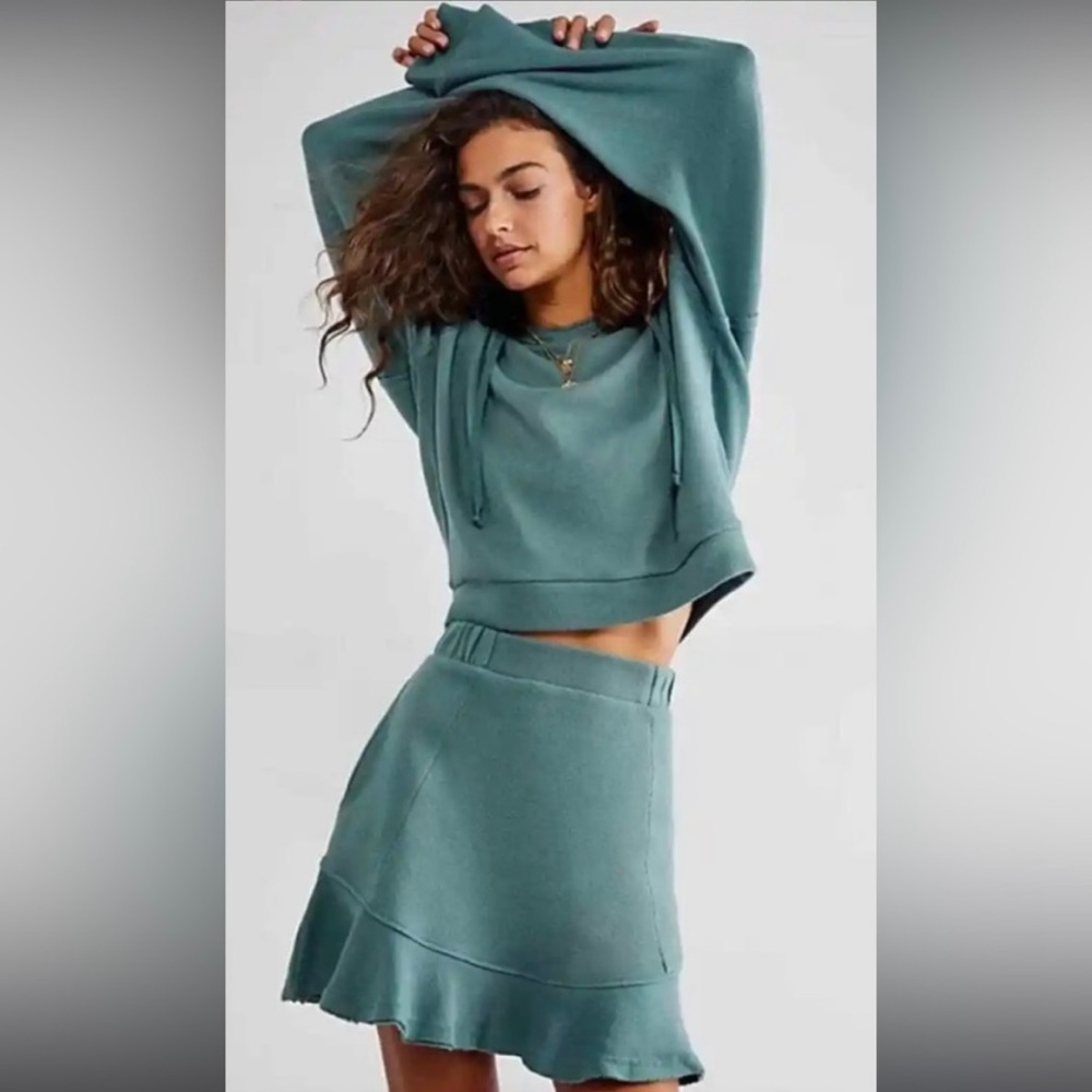 Free People Beach Social Set Size Large Skirt + Pullover Blue